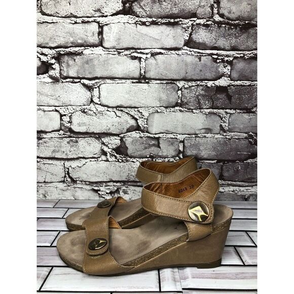 Taos Festival Brown Leather Cork Wedge Ankle Strap Sandals Women Sz 37EU/6.5M US - Picture 1 of 16